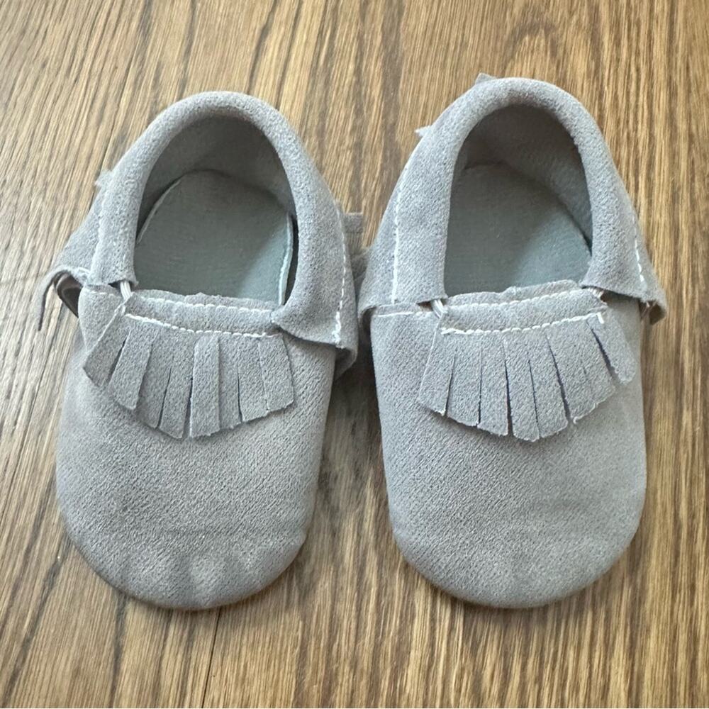 Baby moccasins grey, size 6-9M